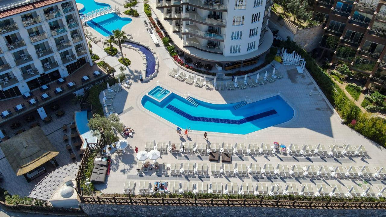 Ramada Hotel & Suites By Wyndham Кушадаси Екстер'єр фото